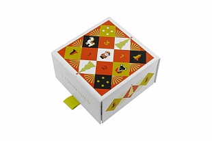 Коробка из переплетного картона Новогодняя с лентой